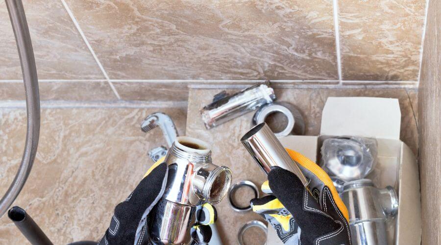 Professional gutter cleaning in Hawthorne, CA